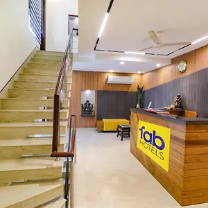 Hotel Fabhotel Rr Residency